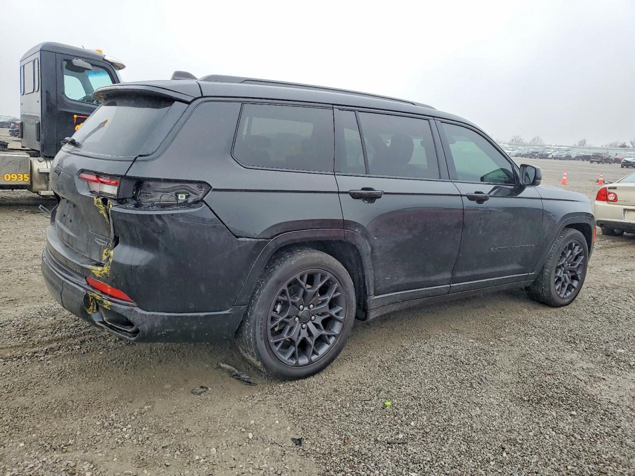 2023 JEEP GRAND CHEROKEE L SUMMIT photo 3