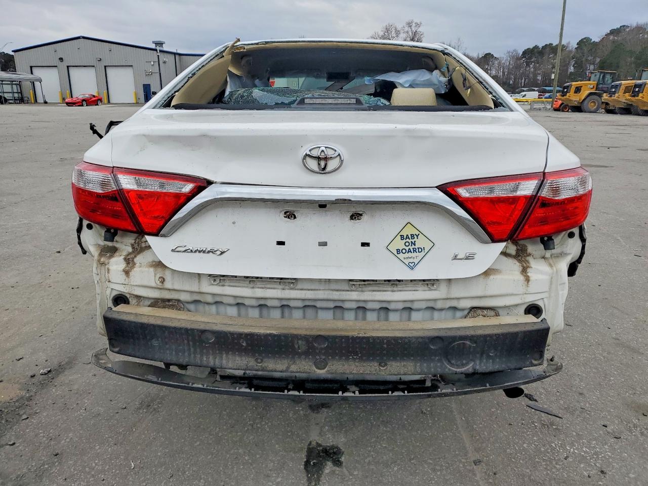 2017 TOYOTA CAMRY LE photo 6