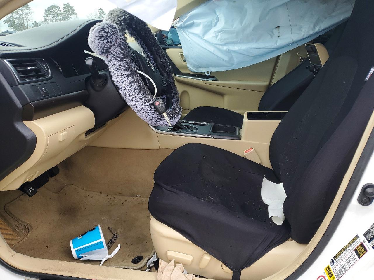 2017 TOYOTA CAMRY LE photo 7