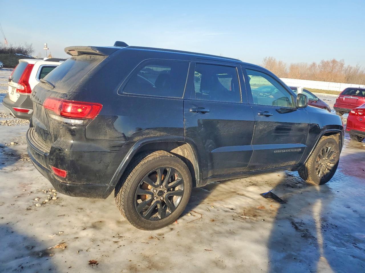 2020 JEEP GRAND CHEROKEE LAREDO photo 3