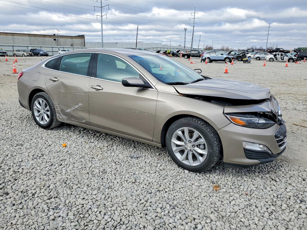 2022 CHEVROLET MALIBU LT photo 4