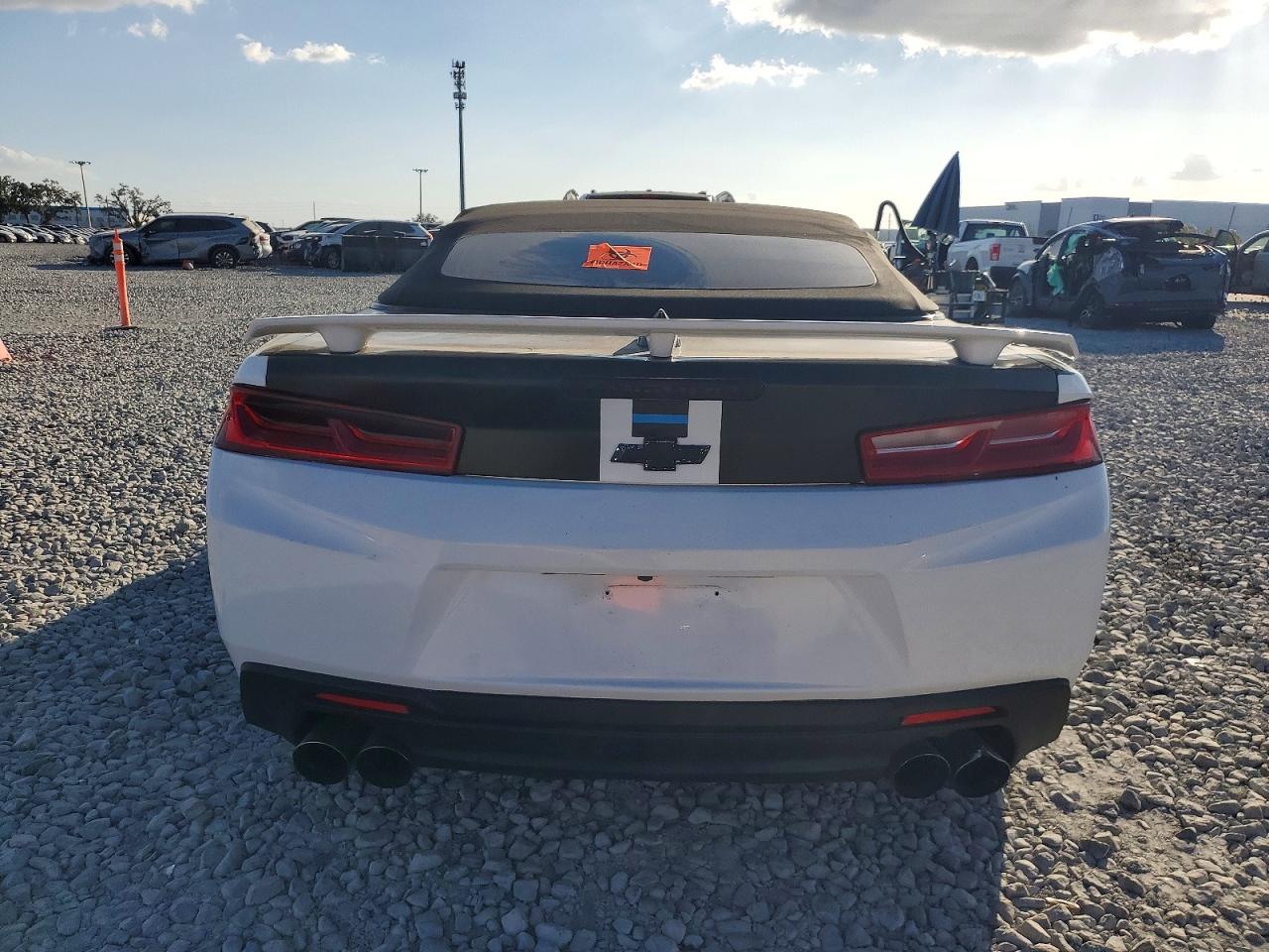 2017 CHEVROLET CAMARO LT photo 6