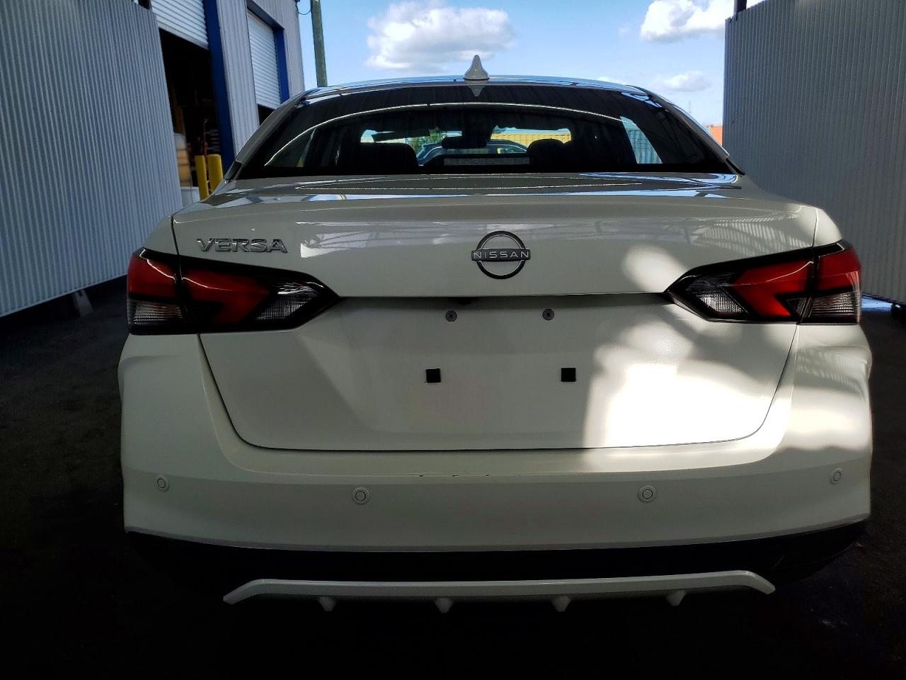 2025 NISSAN VERSA SV photo 6