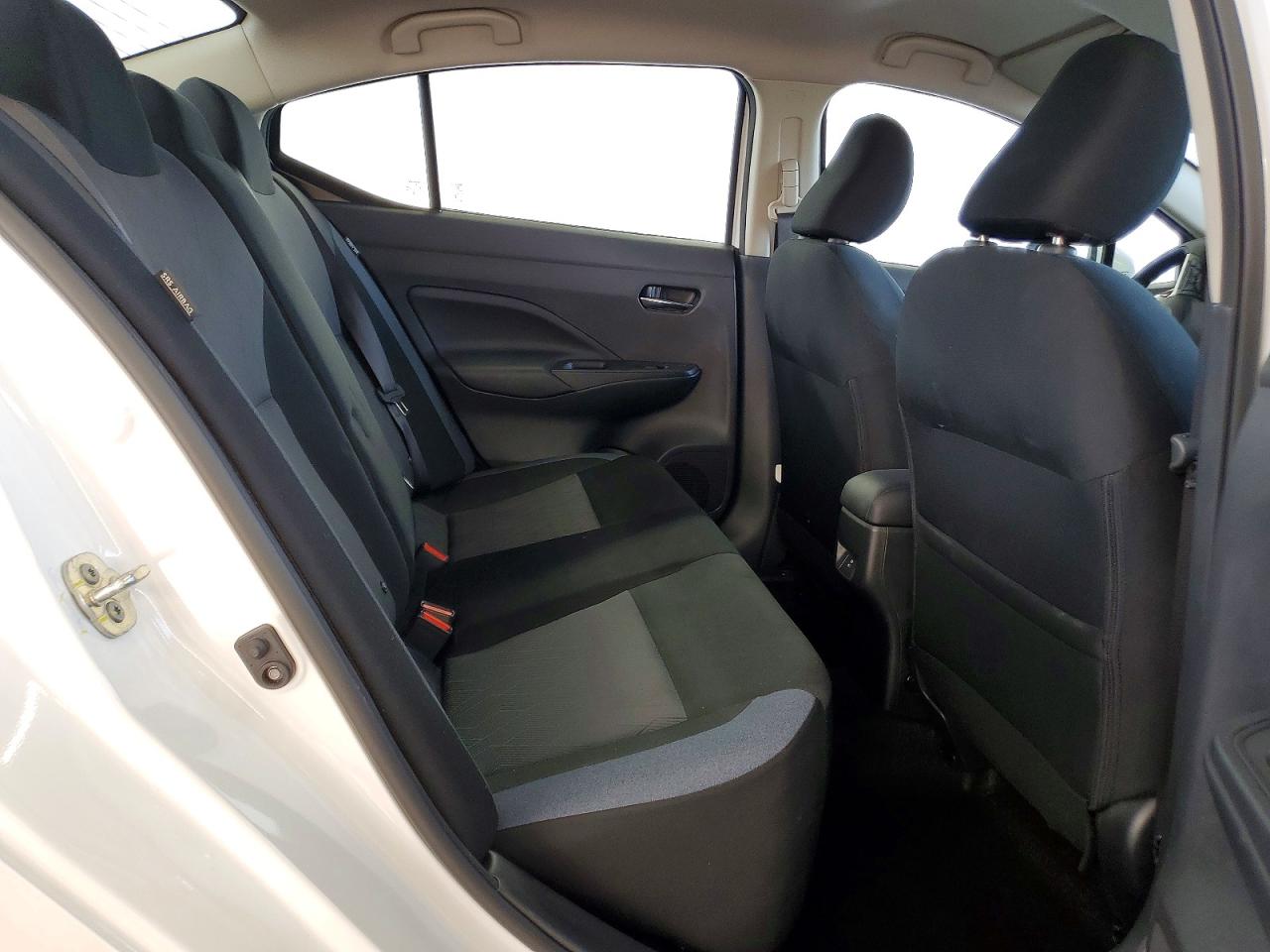 2025 NISSAN VERSA SV photo 10