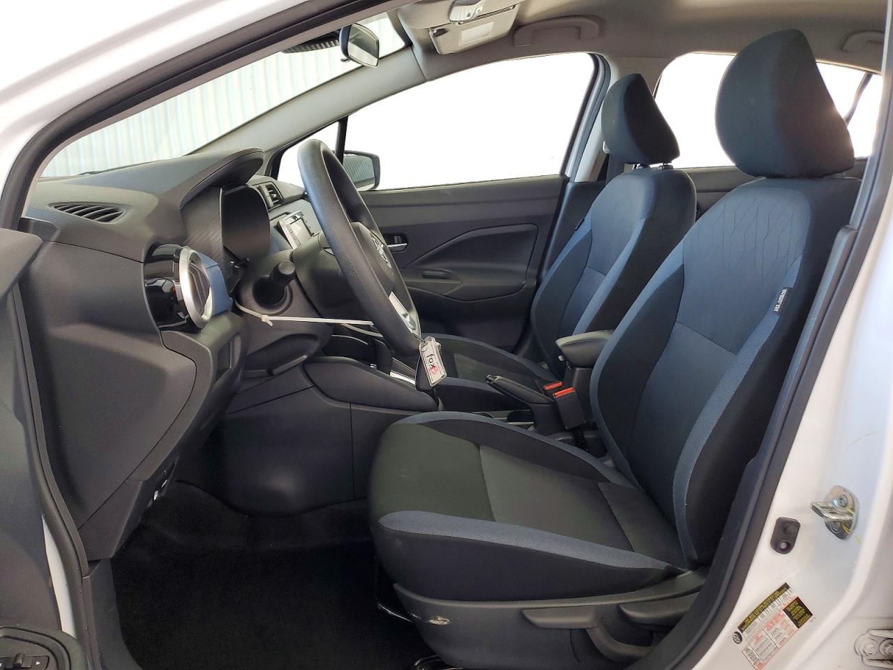 2025 NISSAN VERSA SV photo 7