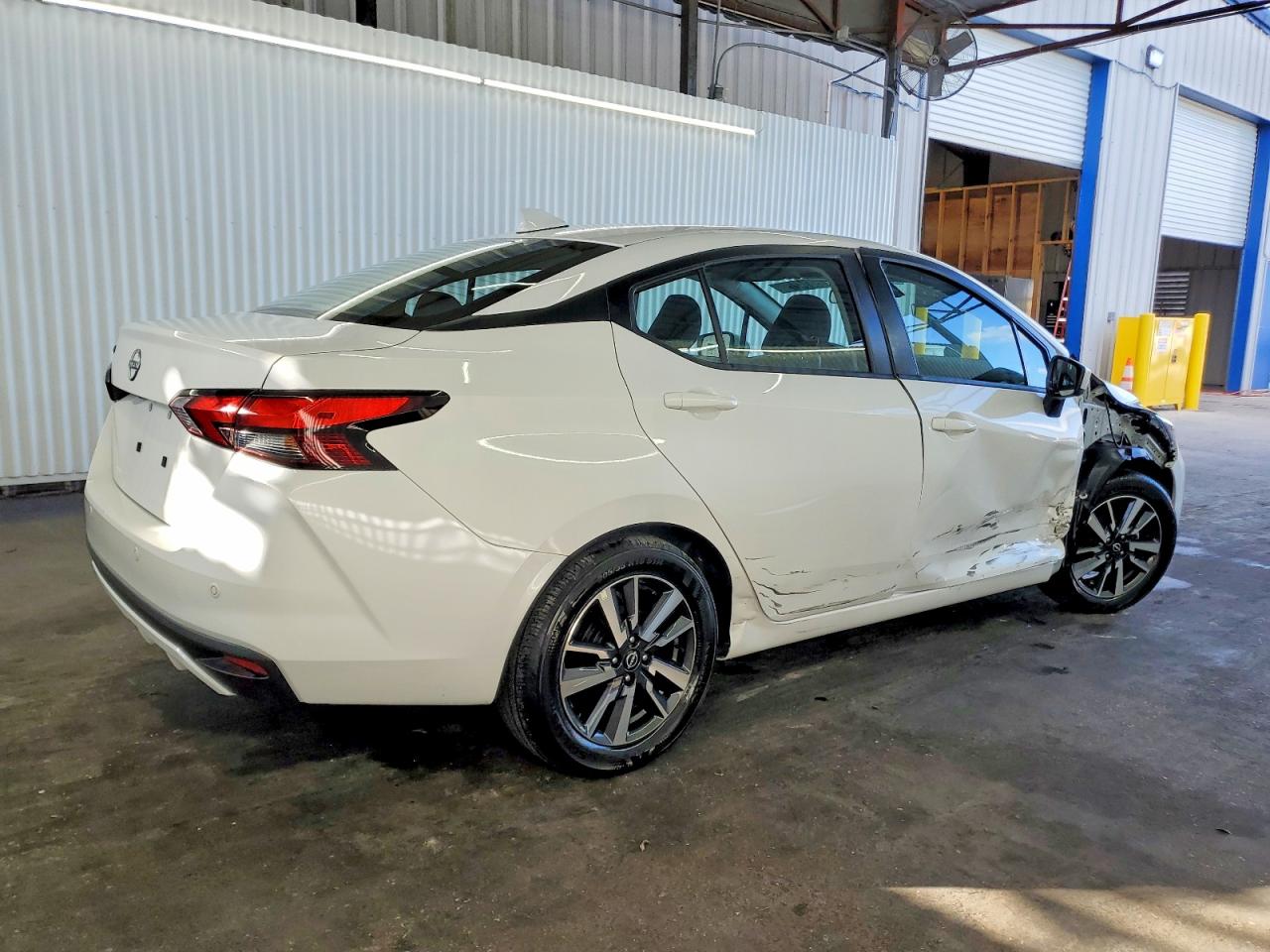 2025 NISSAN VERSA SV photo 3