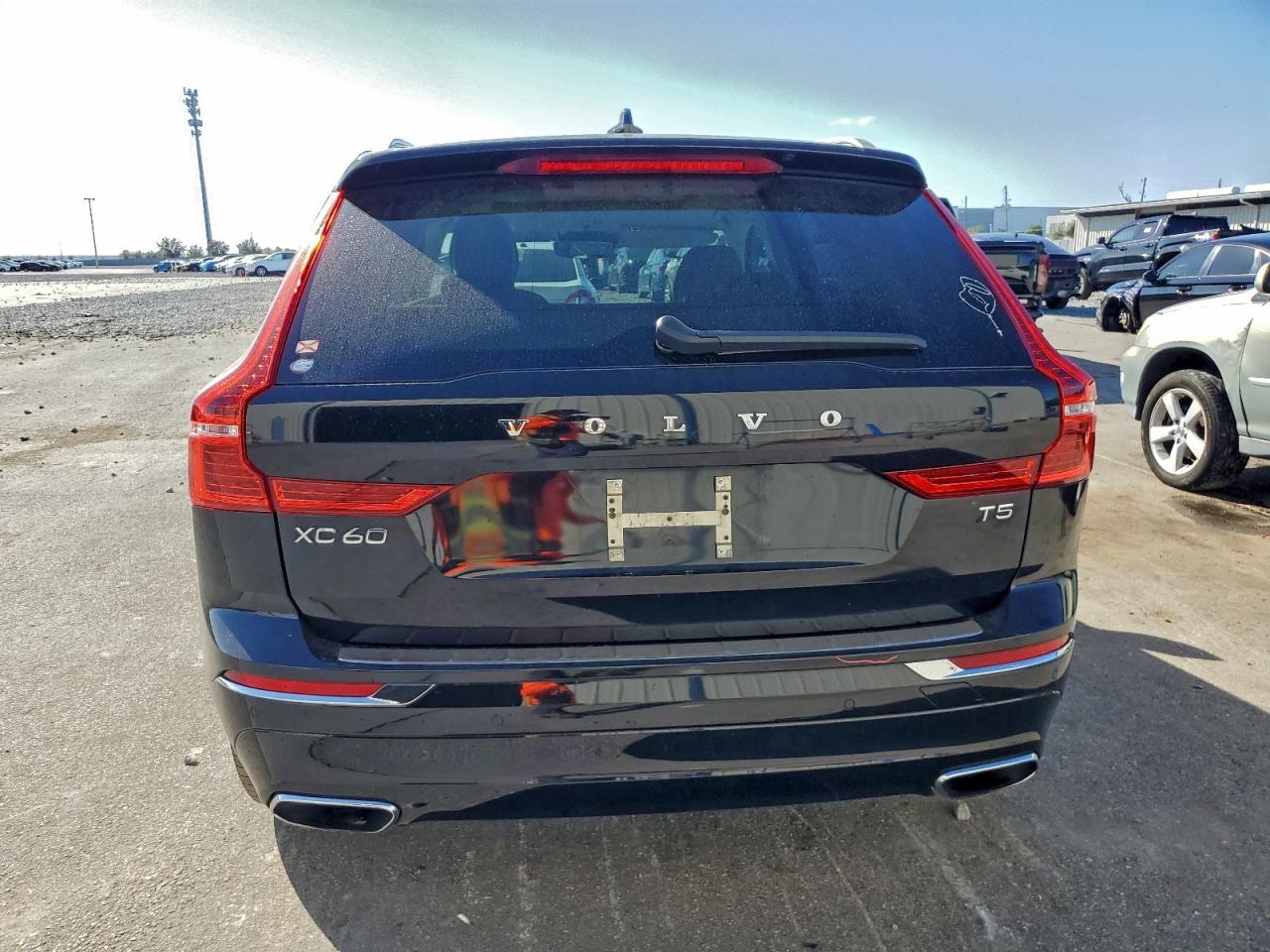 2021 VOLVO XC60 T5 INSCRIPTION photo 6