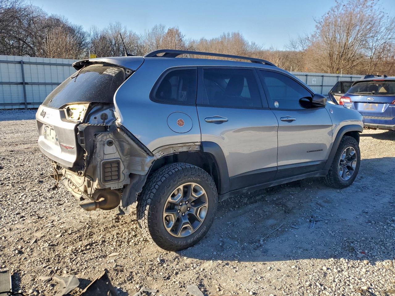 2019 JEEP CHEROKEE TRAILHAWK photo 3