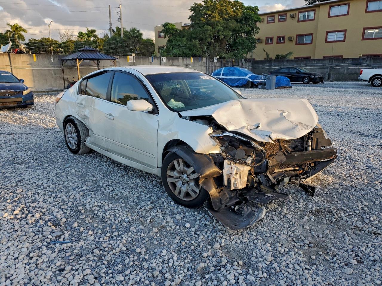 2012 NISSAN ALTIMA BASE photo 4