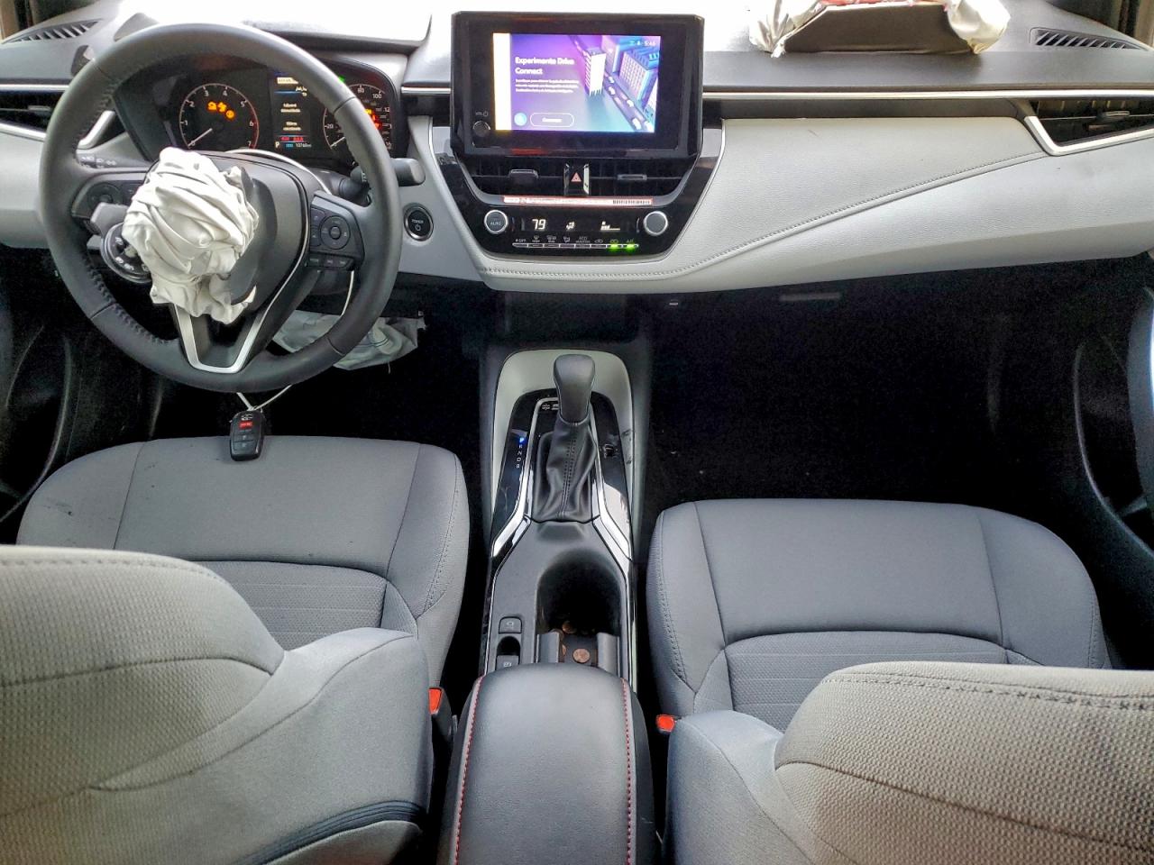 2025 TOYOTA COROLLA LE photo 8