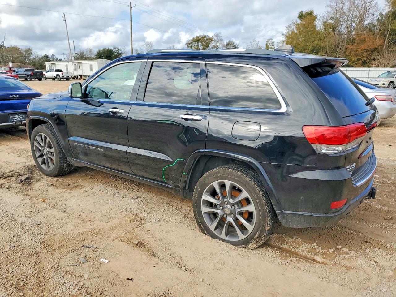 2018 JEEP GRAND CHEROKEE OVERLAND photo 2