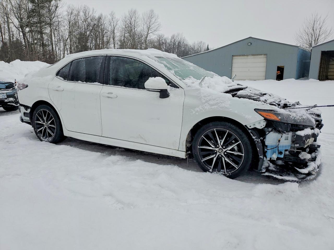 2024 TOYOTA CAMRY XLE photo 4