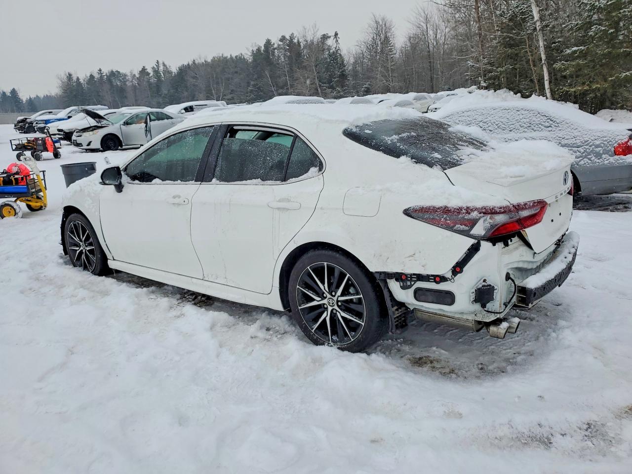 2024 TOYOTA CAMRY XLE photo 2