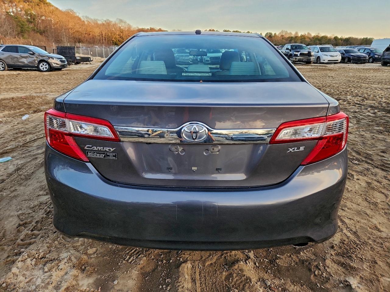 2014 TOYOTA CAMRY L photo 6