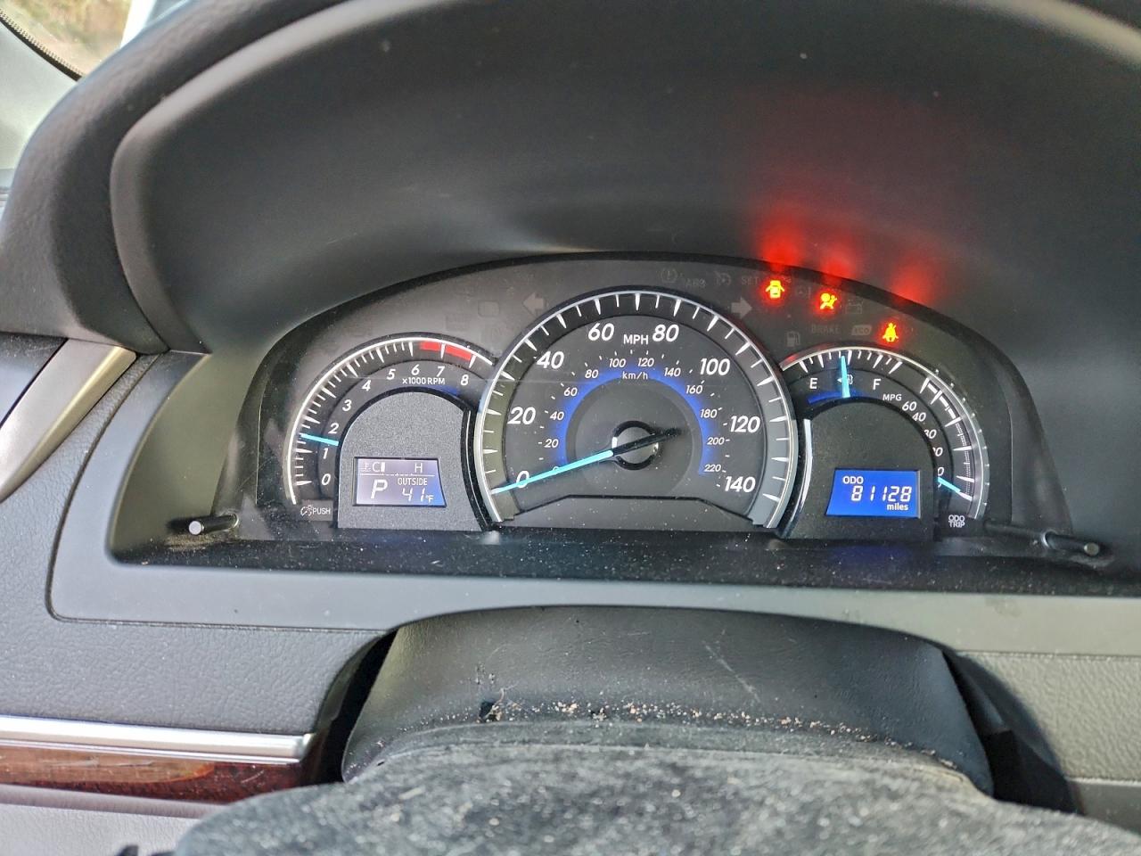 2014 TOYOTA CAMRY L photo 9
