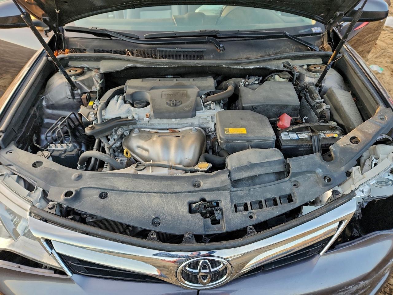 2014 TOYOTA CAMRY L photo 11