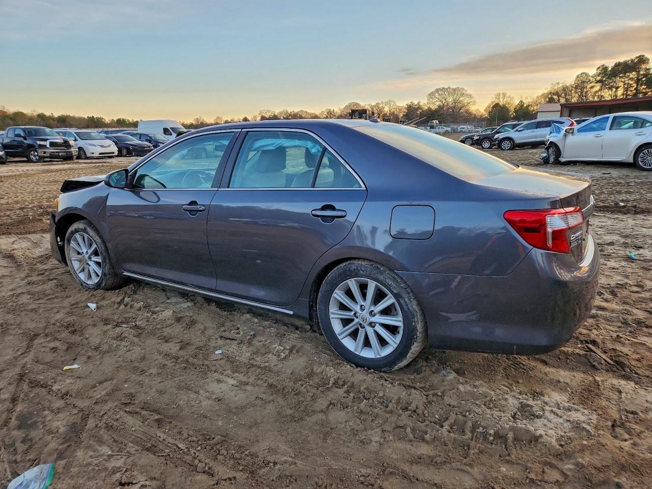 2014 TOYOTA CAMRY L photo 2