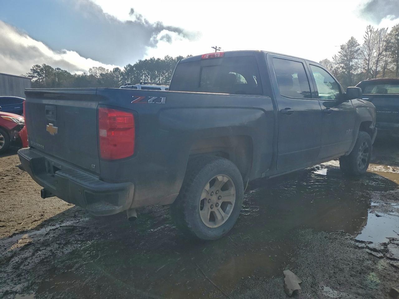 2018 CHEVROLET SILVERADO K1500 LT photo 3