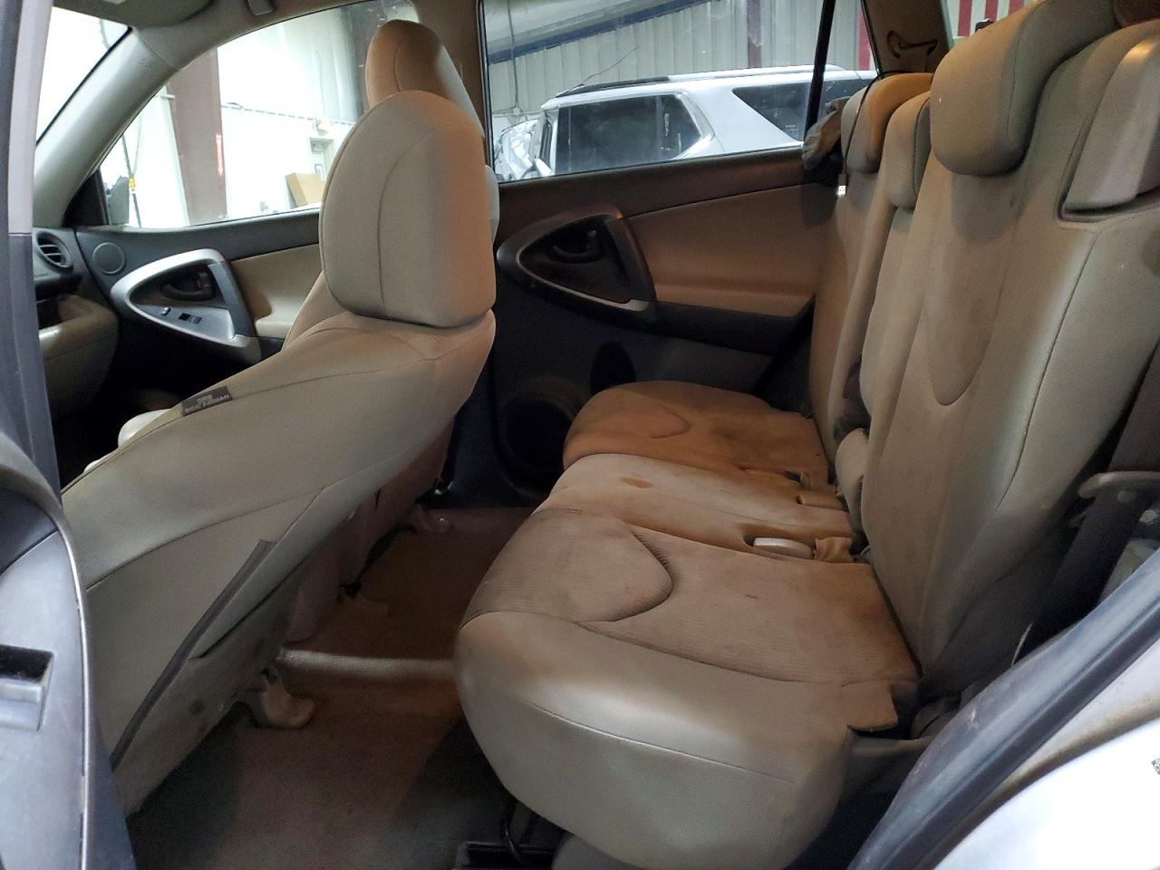 2010 TOYOTA RAV4 photo 10