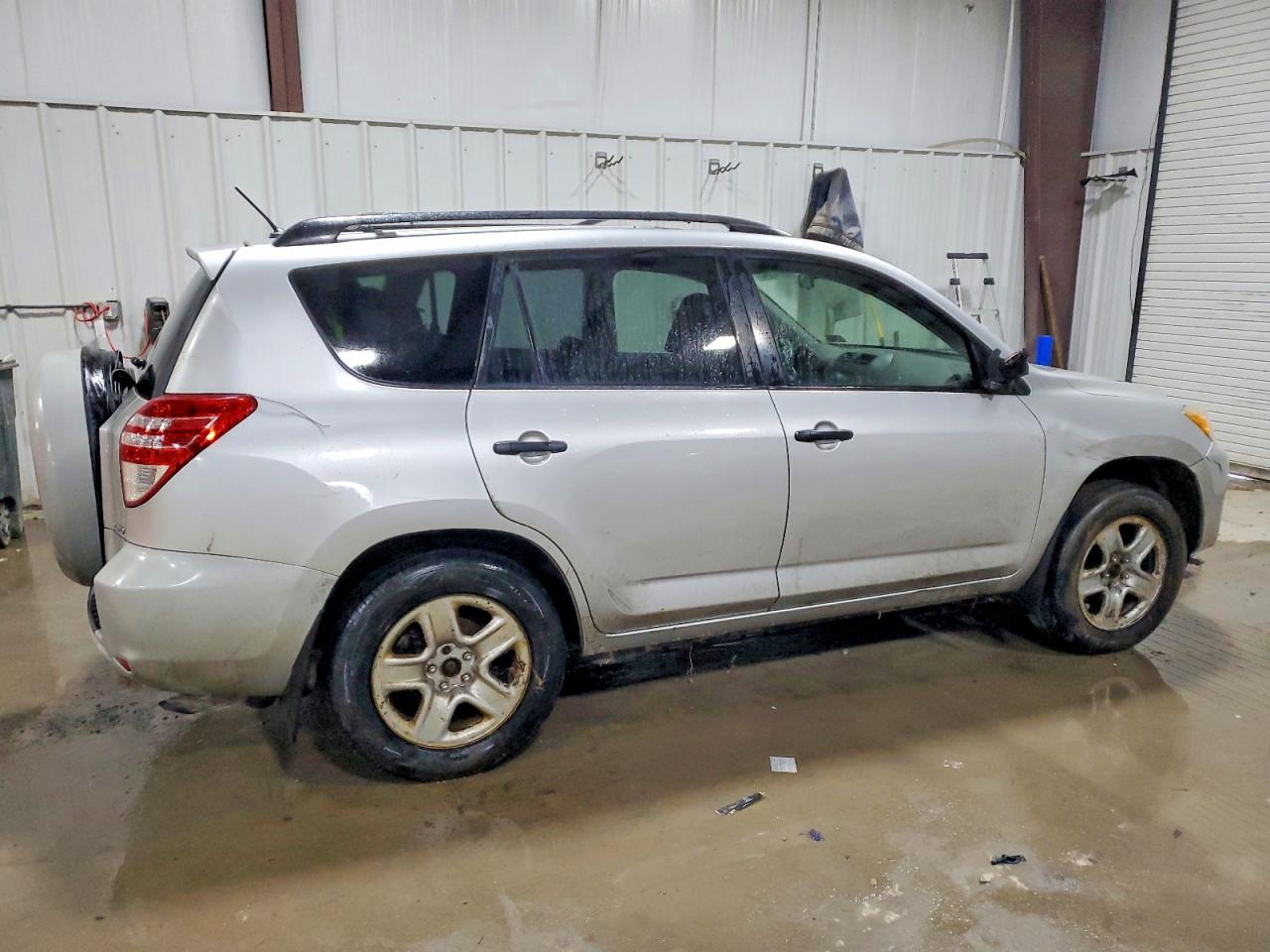 2010 TOYOTA RAV4 photo 3