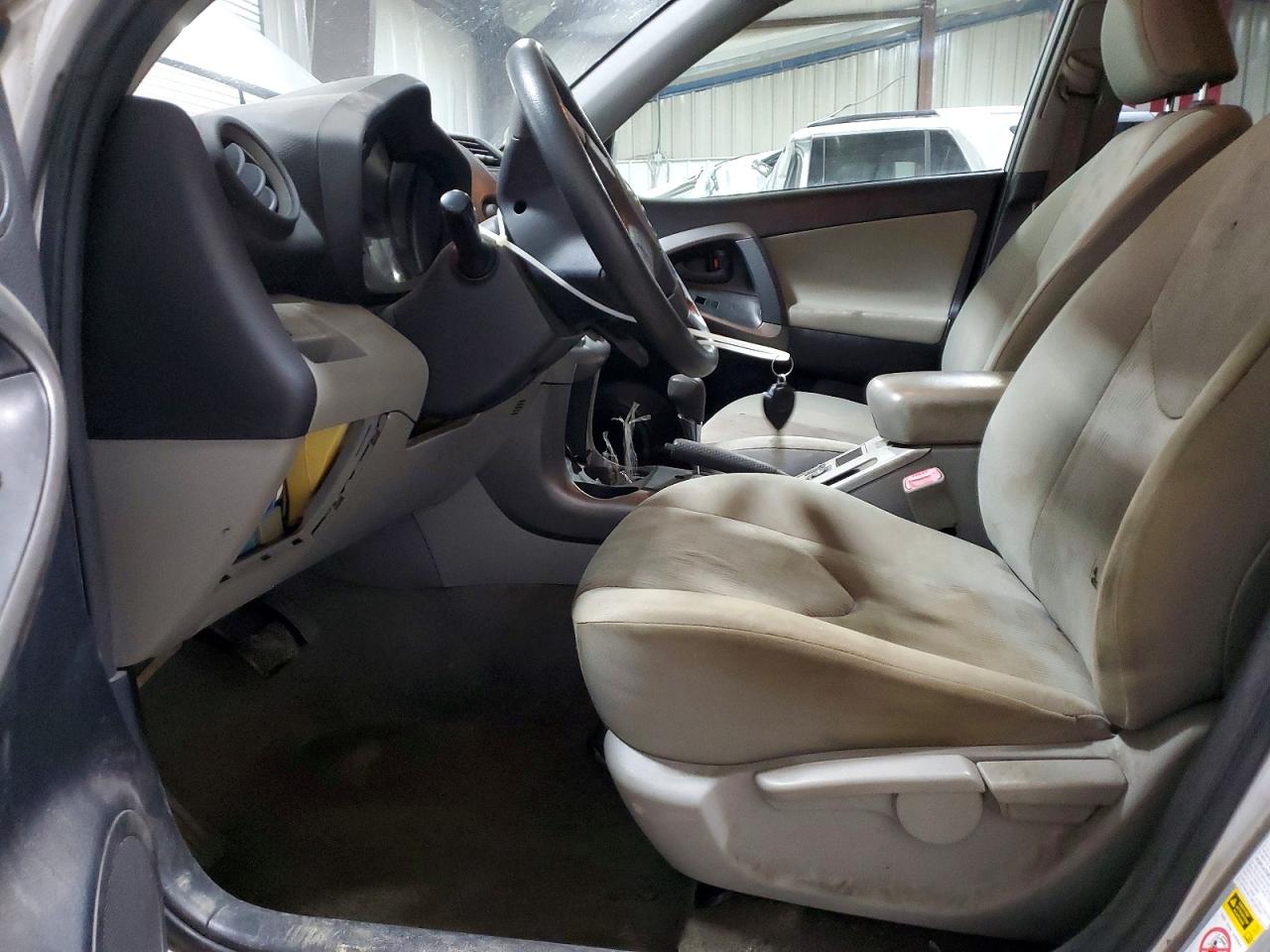2010 TOYOTA RAV4 photo 7
