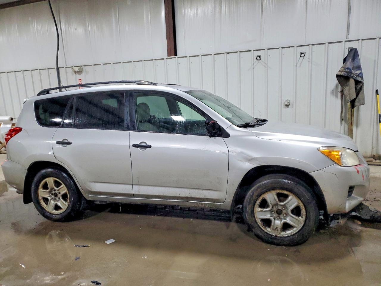 2010 TOYOTA RAV4 photo 4