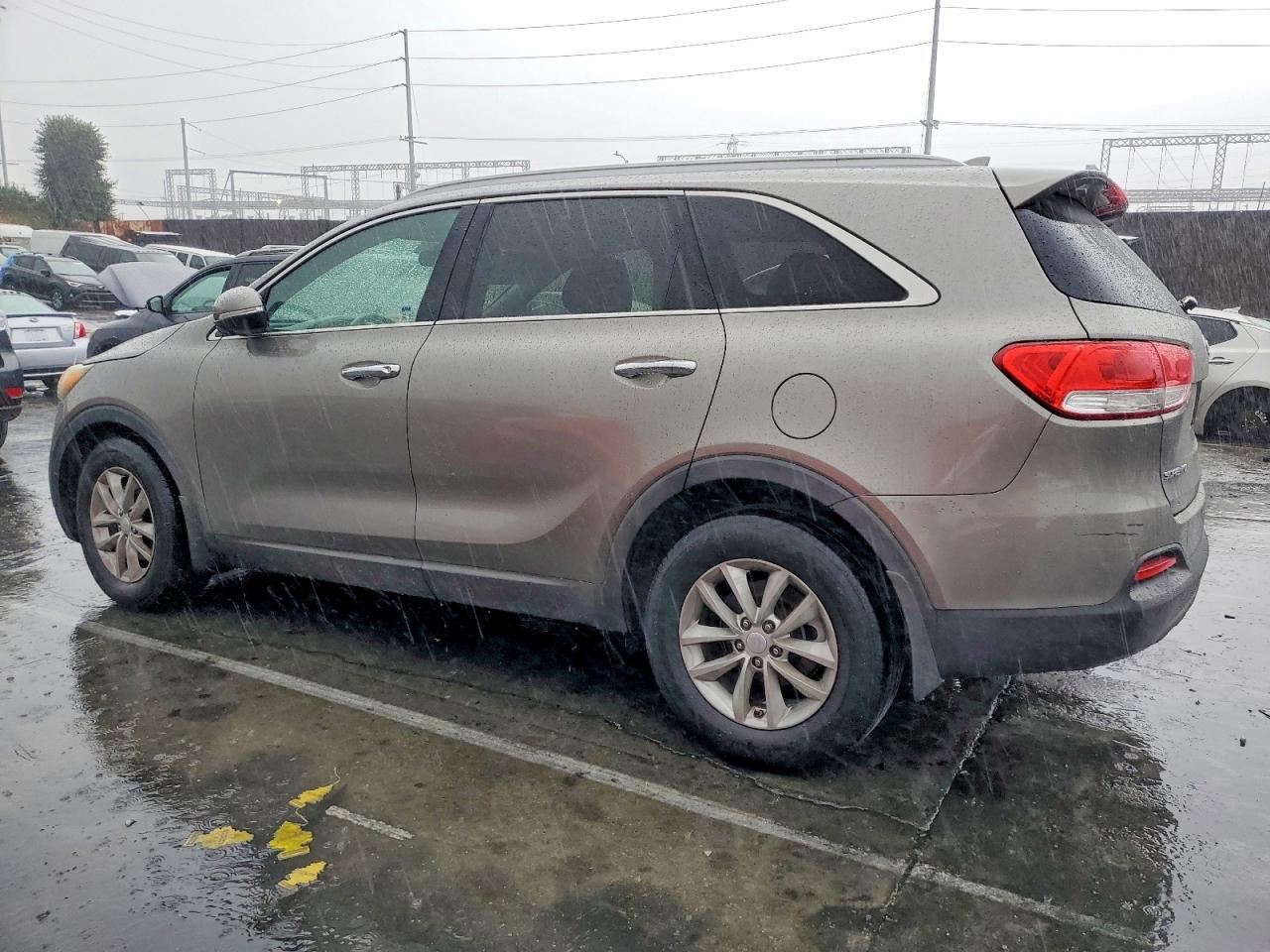 2016 KIA SORENTO LX photo 2