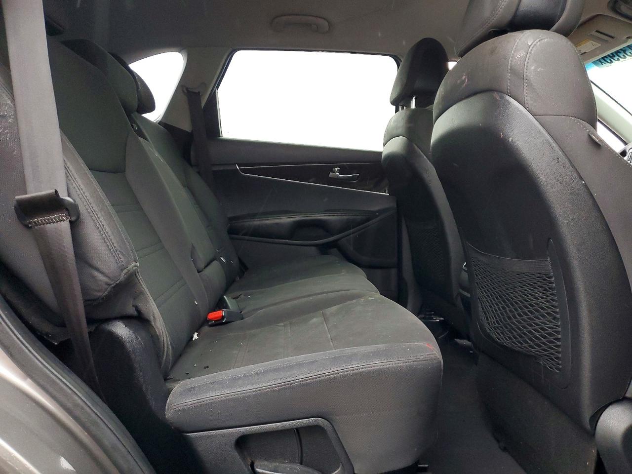 2016 KIA SORENTO LX photo 10