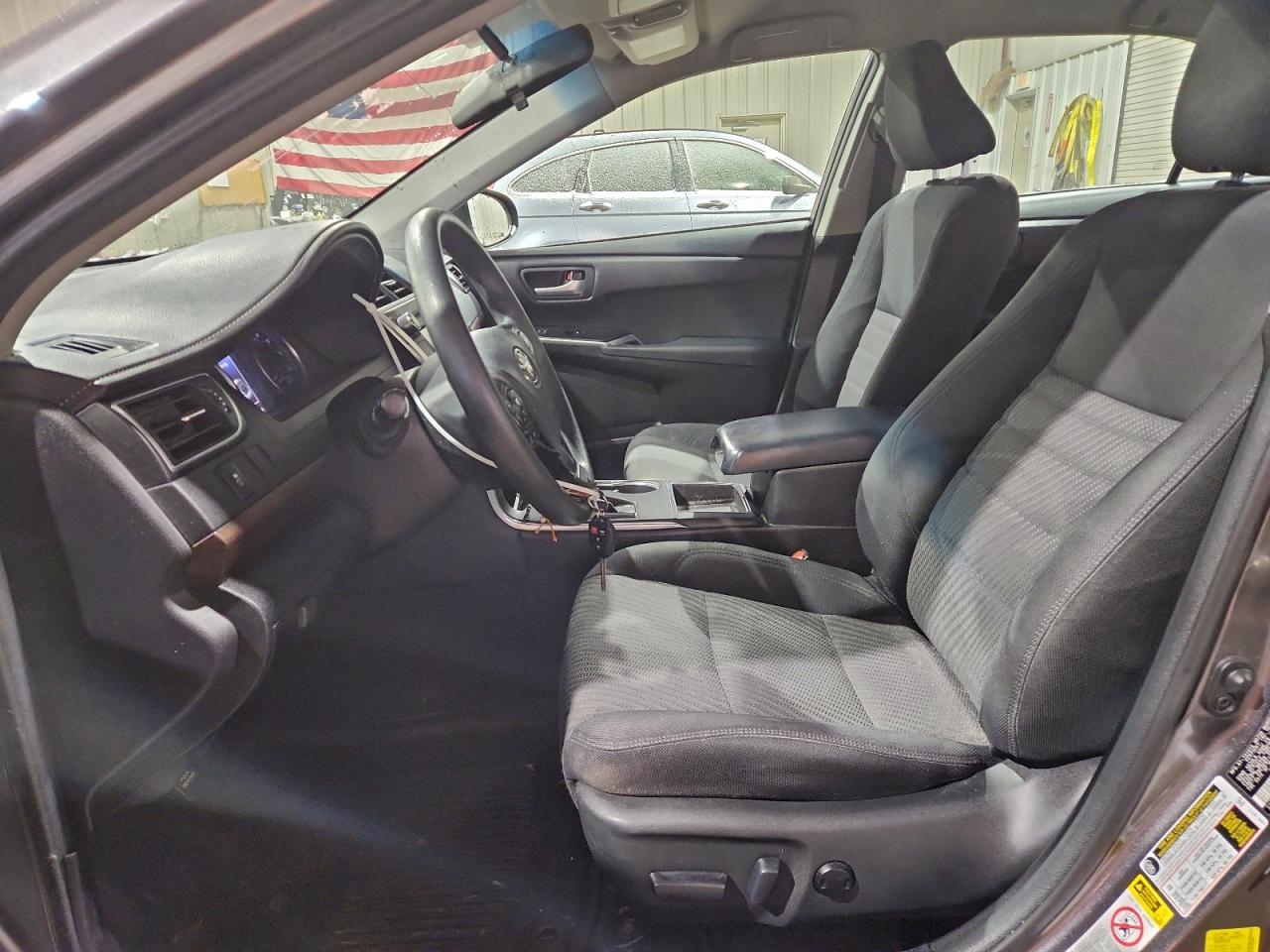 2017 TOYOTA CAMRY LE photo 7