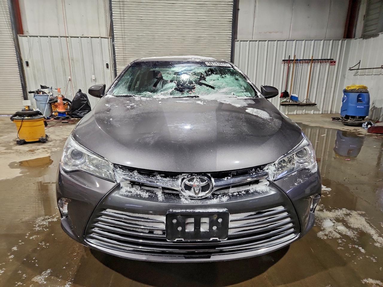 2017 TOYOTA CAMRY LE photo 5