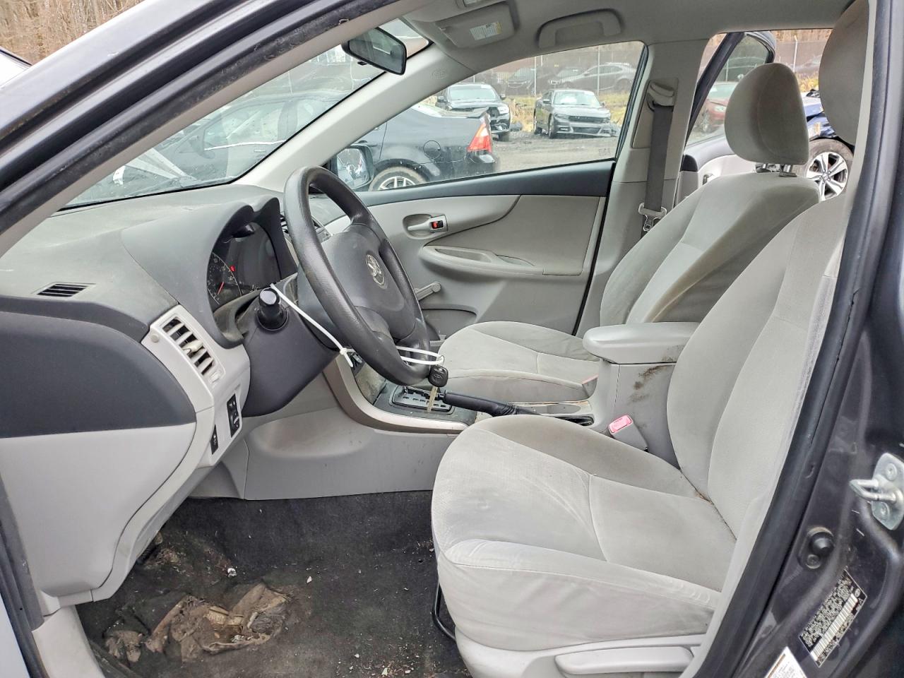 2011 TOYOTA COROLLA BASE photo 7