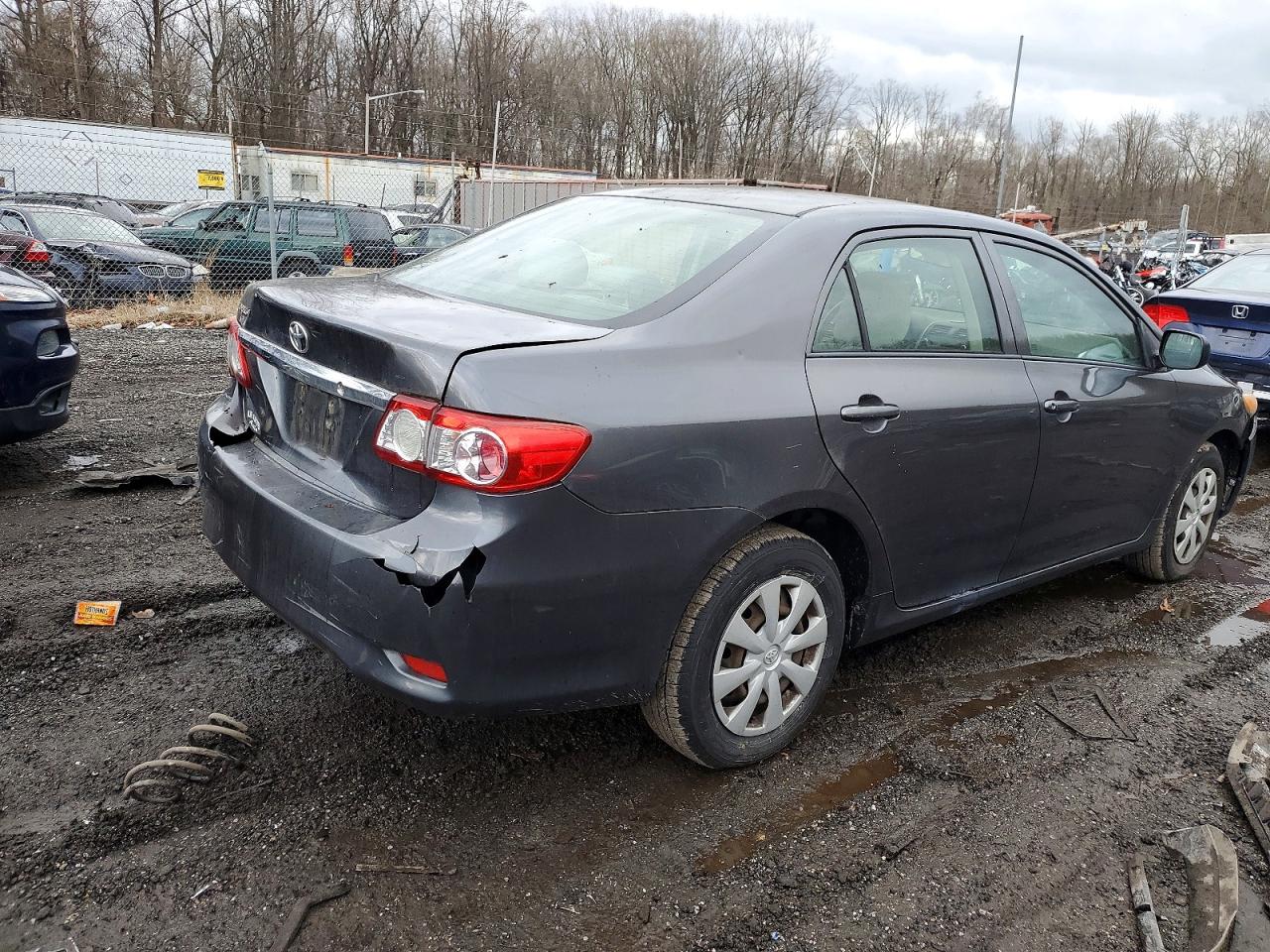 2011 TOYOTA COROLLA BASE photo 3