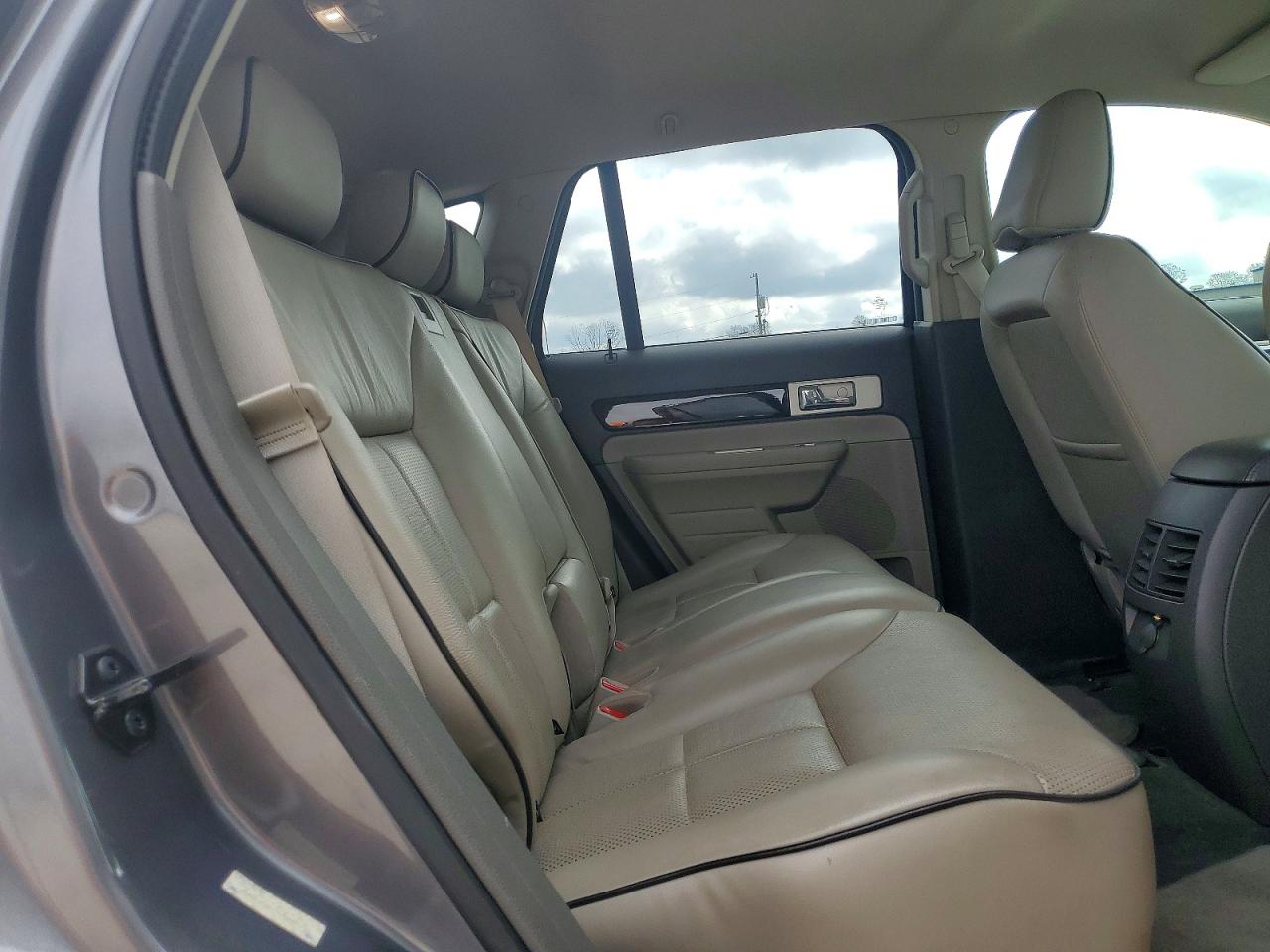 2010 LINCOLN MKX photo 11