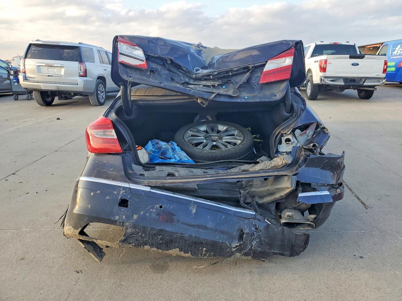 2012 HYUNDAI GENESIS 3.8L photo 6