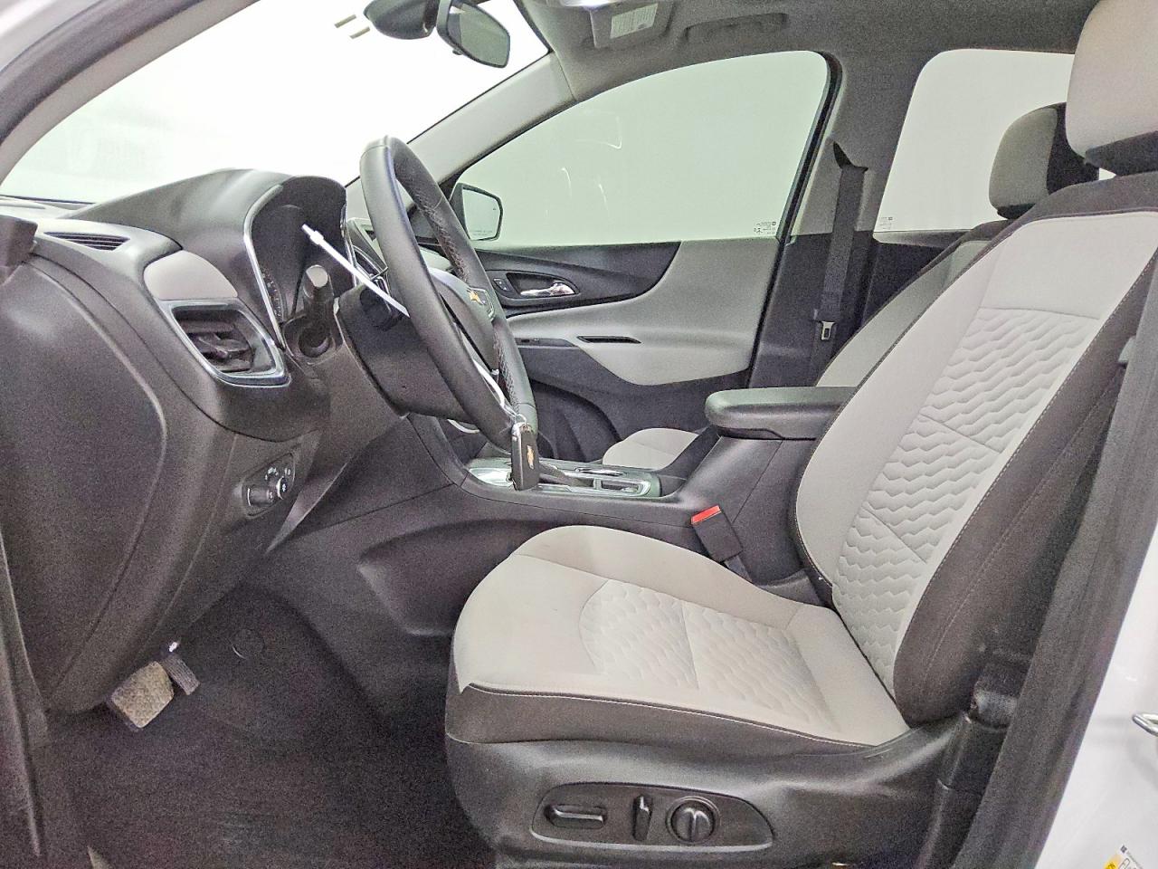 2020 CHEVROLET EQUINOX LT photo 7