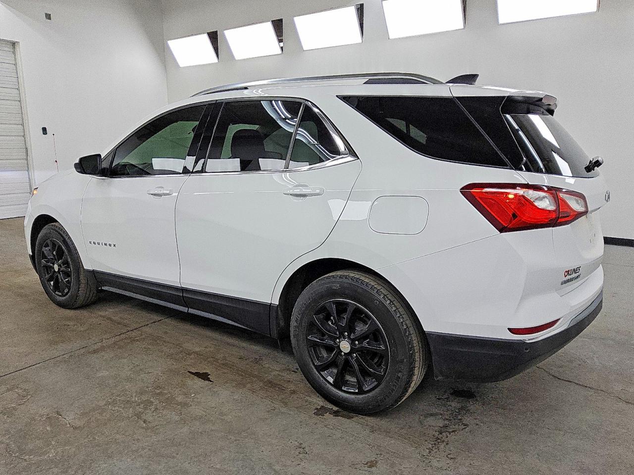 2020 CHEVROLET EQUINOX LT photo 2