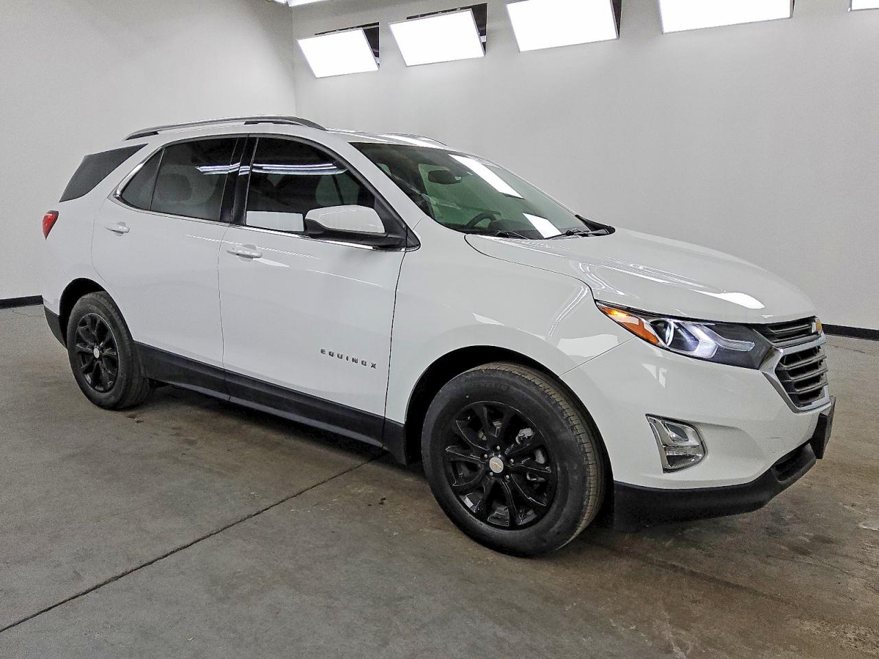 2020 CHEVROLET EQUINOX LT photo 4