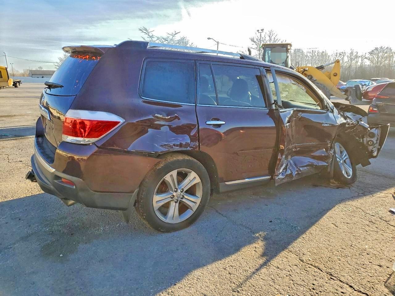 2013 TOYOTA HIGHLANDER LIMITED photo 3
