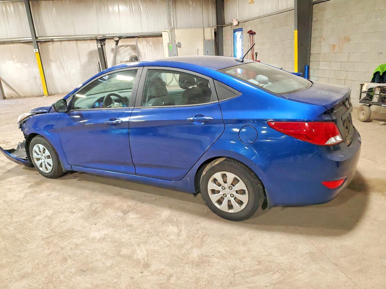 2016 HYUNDAI ACCENT SE photo 2