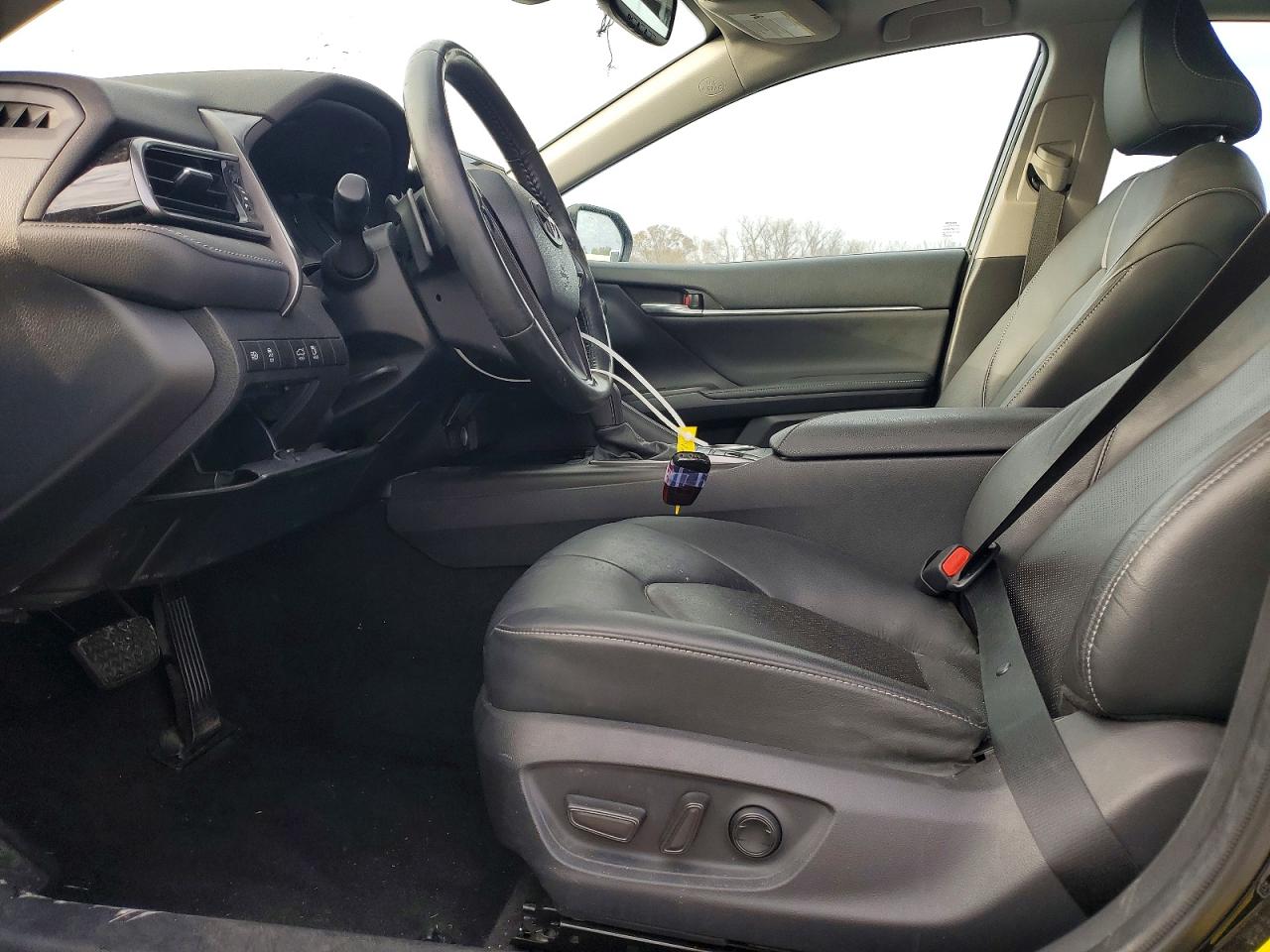 2021 TOYOTA CAMRY XSE photo 7