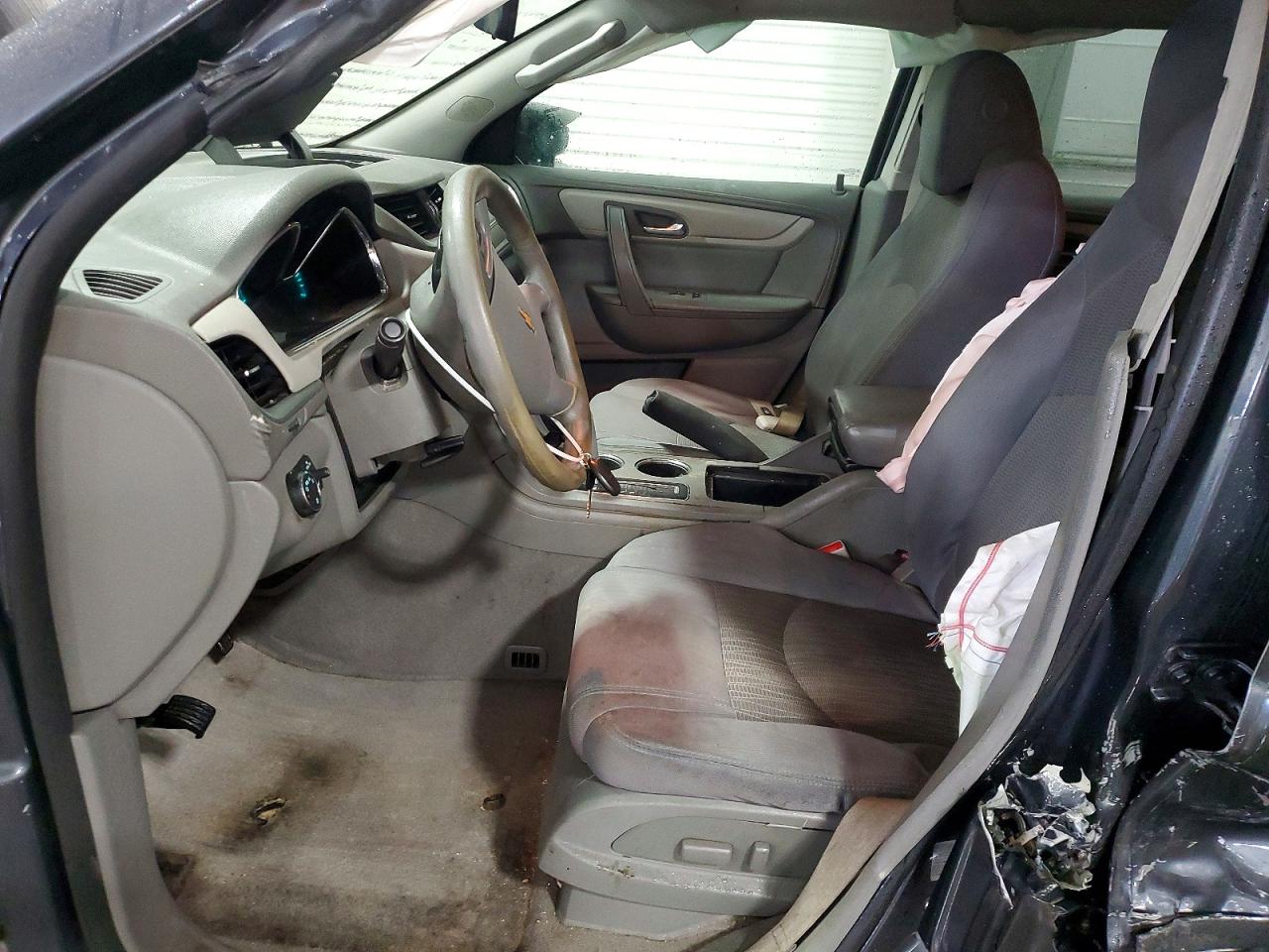 2014 CHEVROLET TRAVERSE LS photo 7