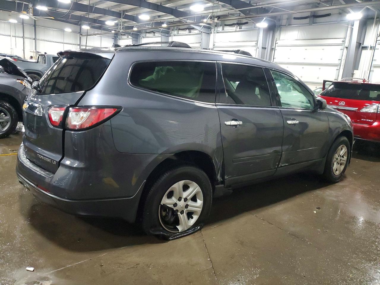 2014 CHEVROLET TRAVERSE LS photo 3