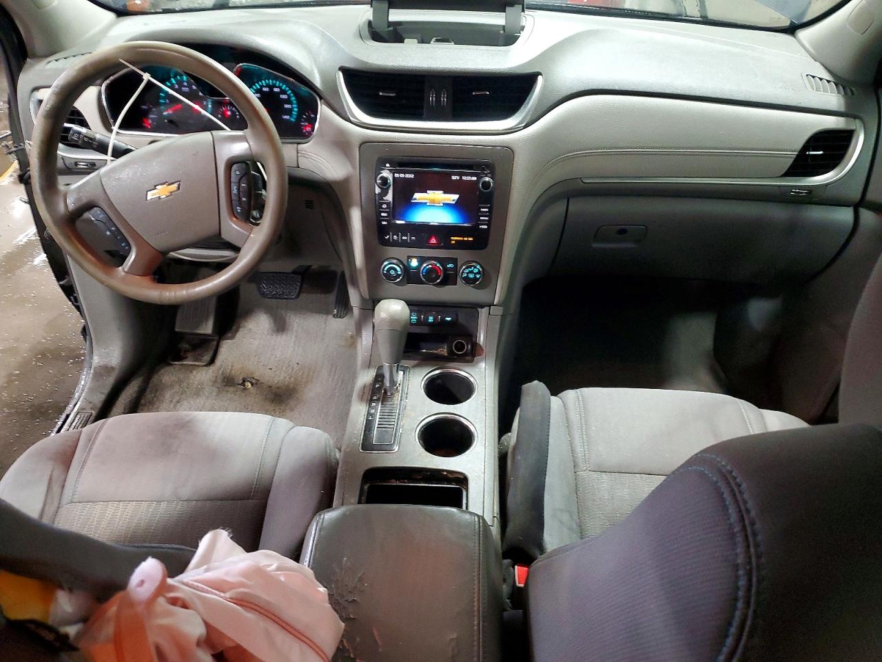 2014 CHEVROLET TRAVERSE LS photo 8