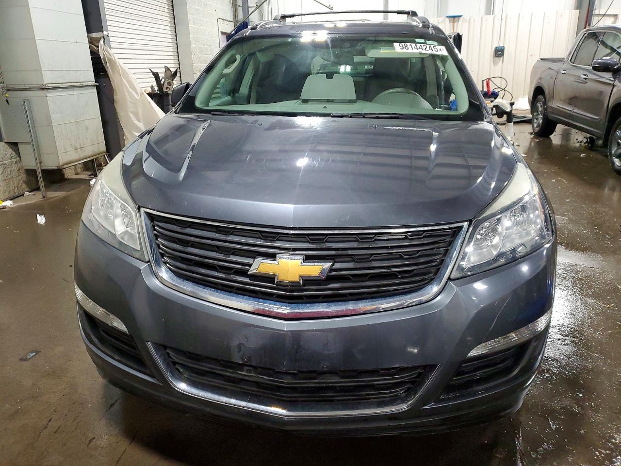 2014 CHEVROLET TRAVERSE LS photo 5