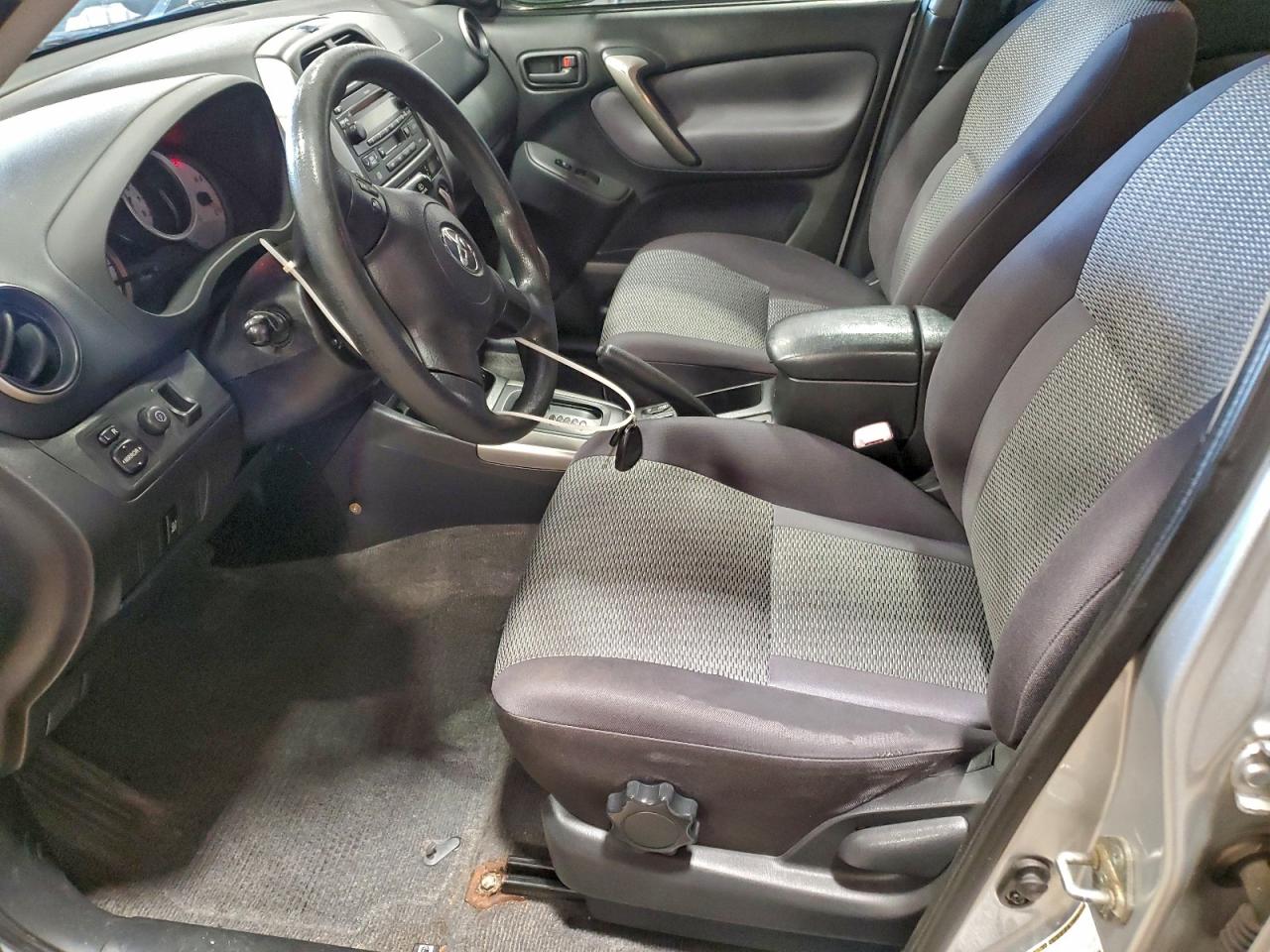 2004 TOYOTA RAV4 BASE photo 7