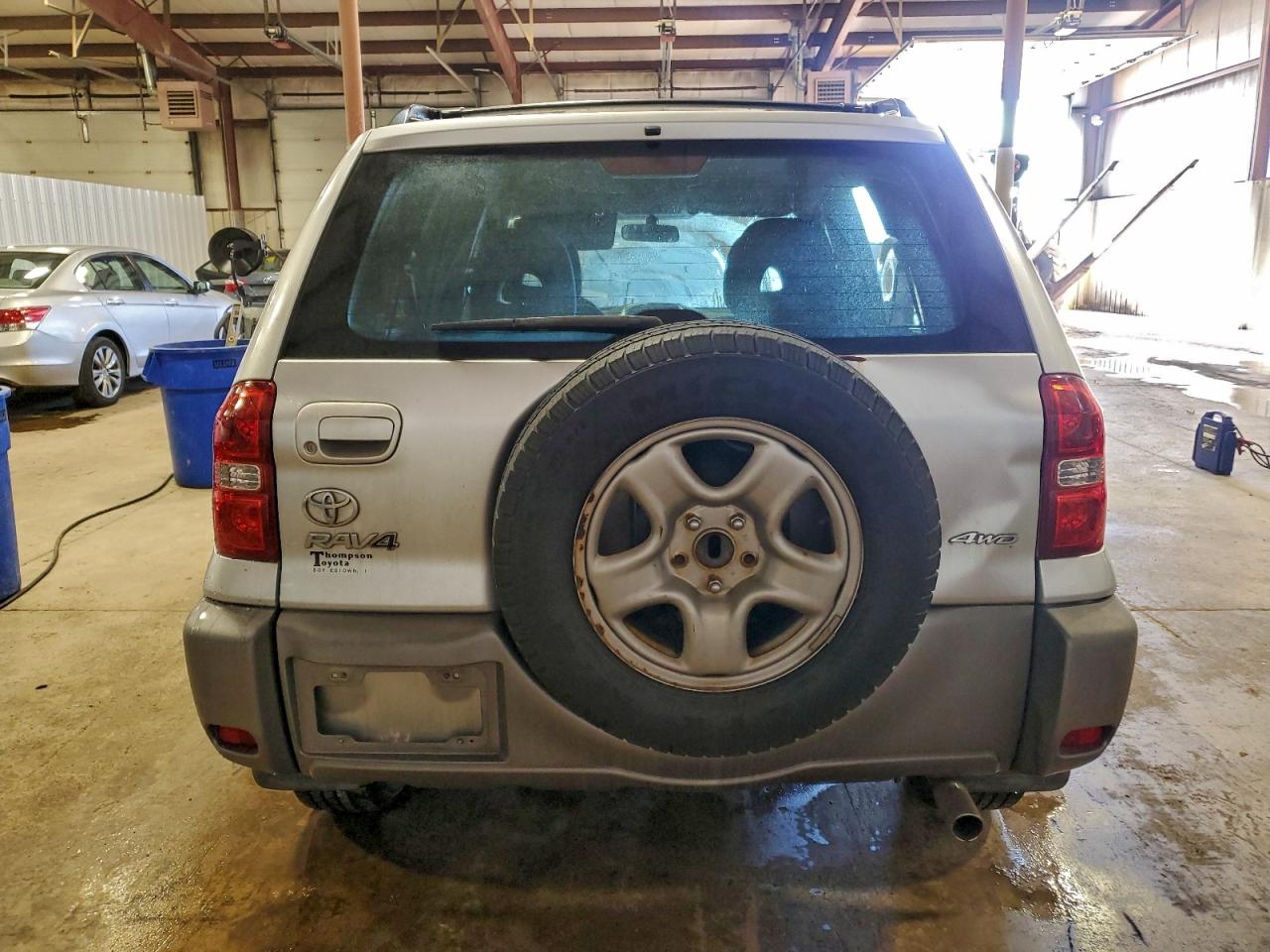 2004 TOYOTA RAV4 BASE photo 6