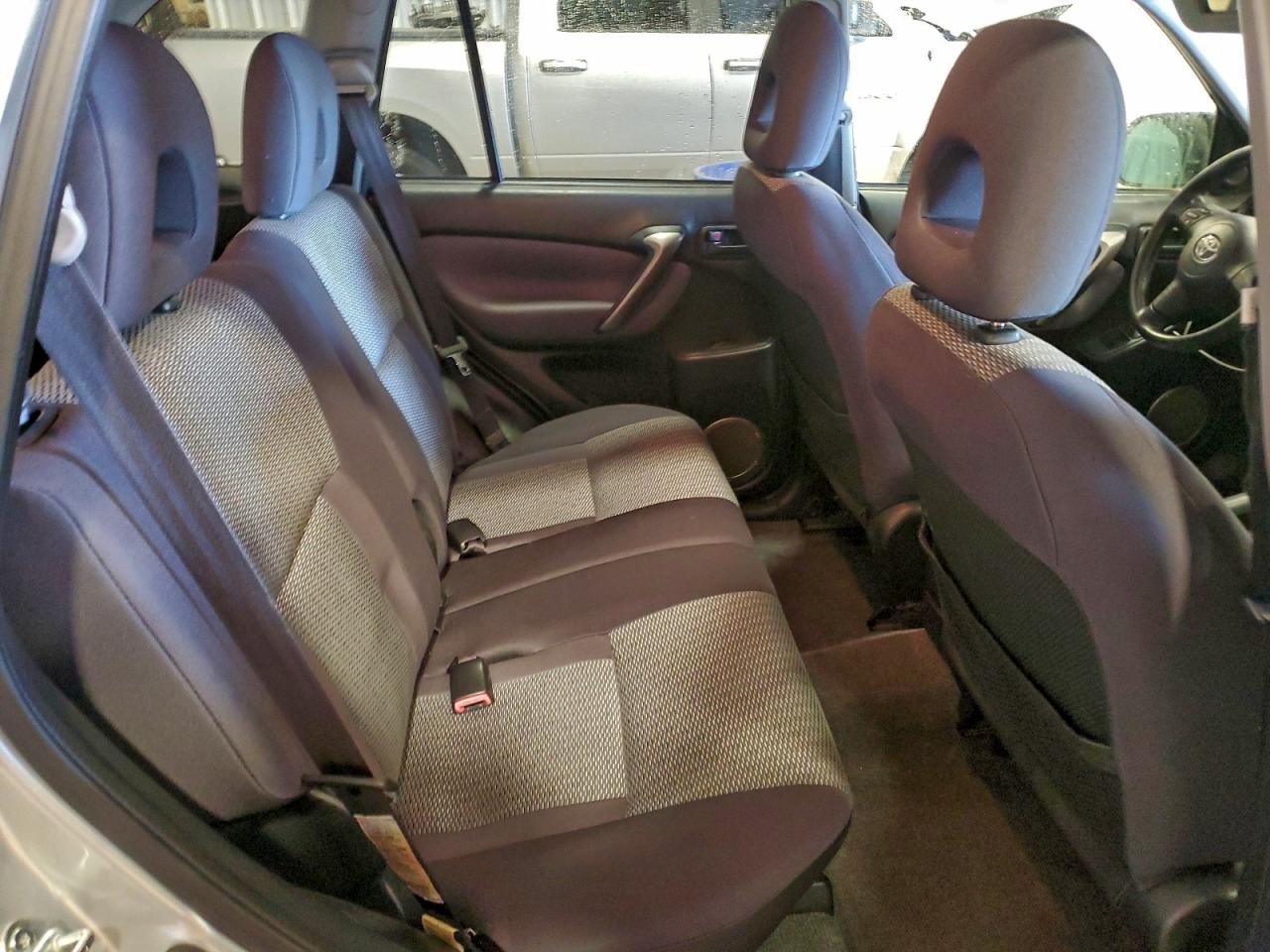 2004 TOYOTA RAV4 BASE photo 11