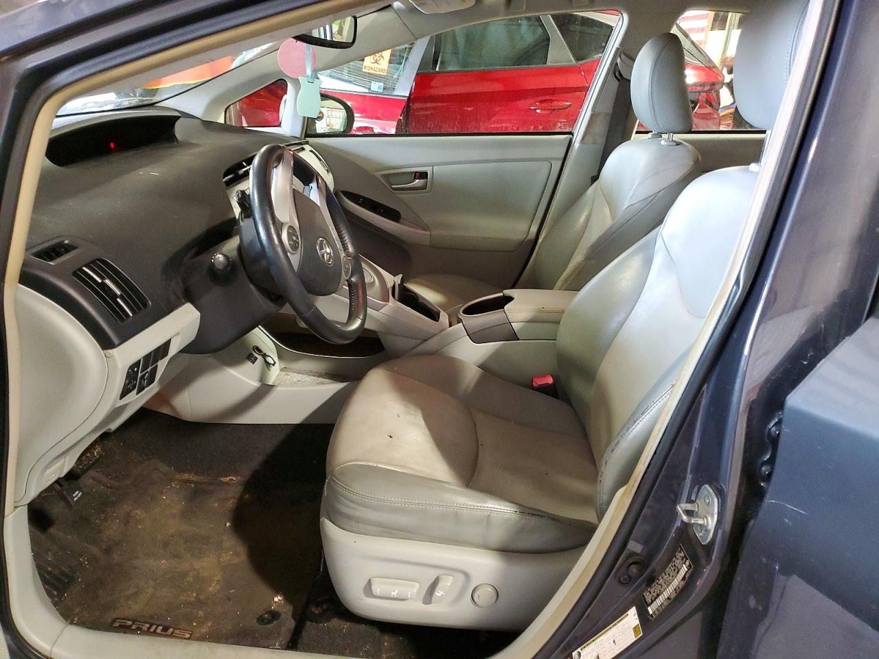 2013 TOYOTA PRIUS photo 7