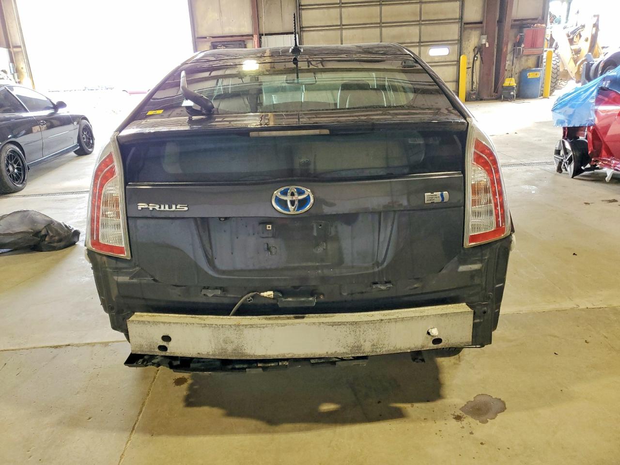 2013 TOYOTA PRIUS photo 6