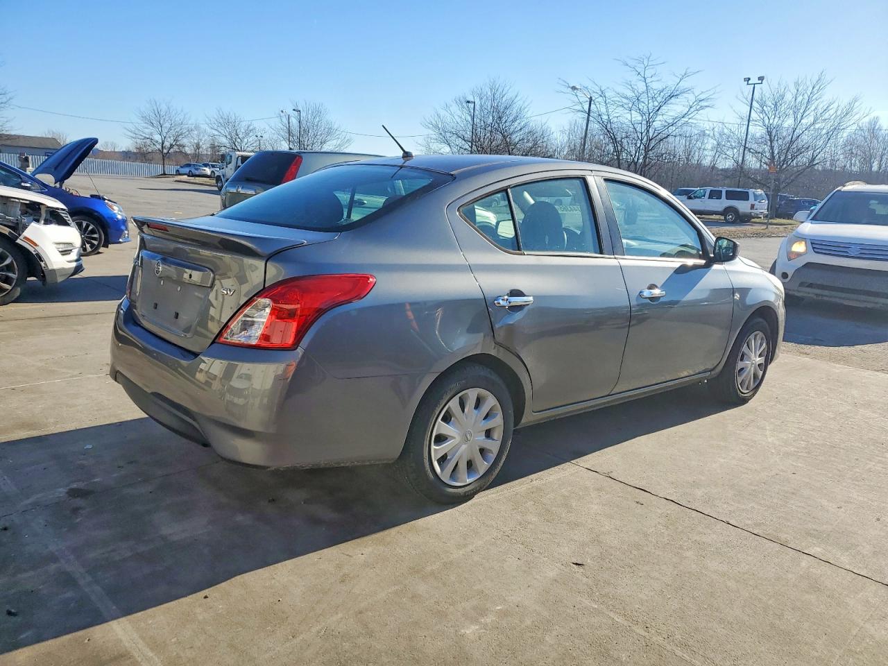 2018 NISSAN VERSA S photo 3